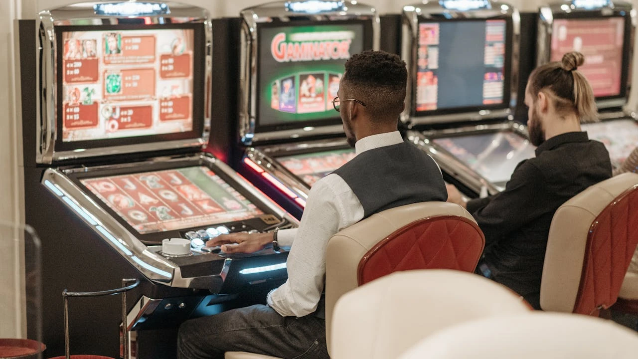 Effects of Mobile Play on Online Gambling Slot Machines