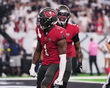 Last-Minute Baker Mayfield Heroics Secures Thrilling Victory Against Houston Texans